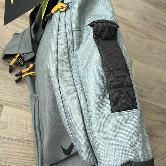 Nike Sport 29L - NEW - Picture 11 of 16